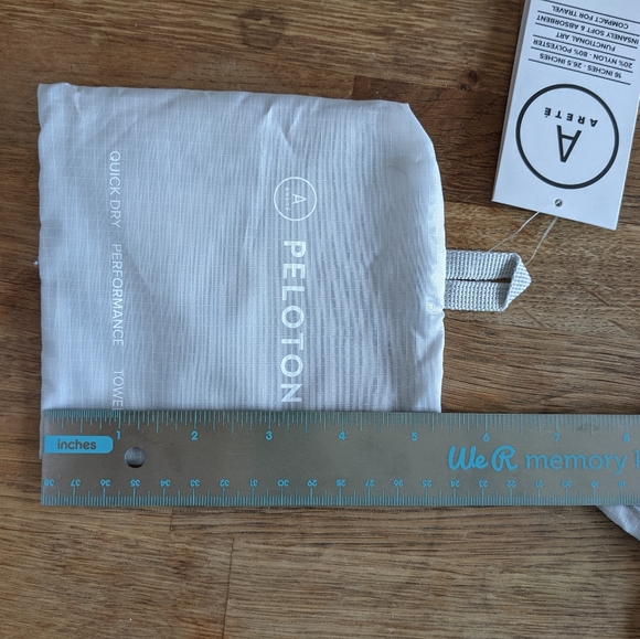 Peloton x Arete towel bags - Picture 2 of 5